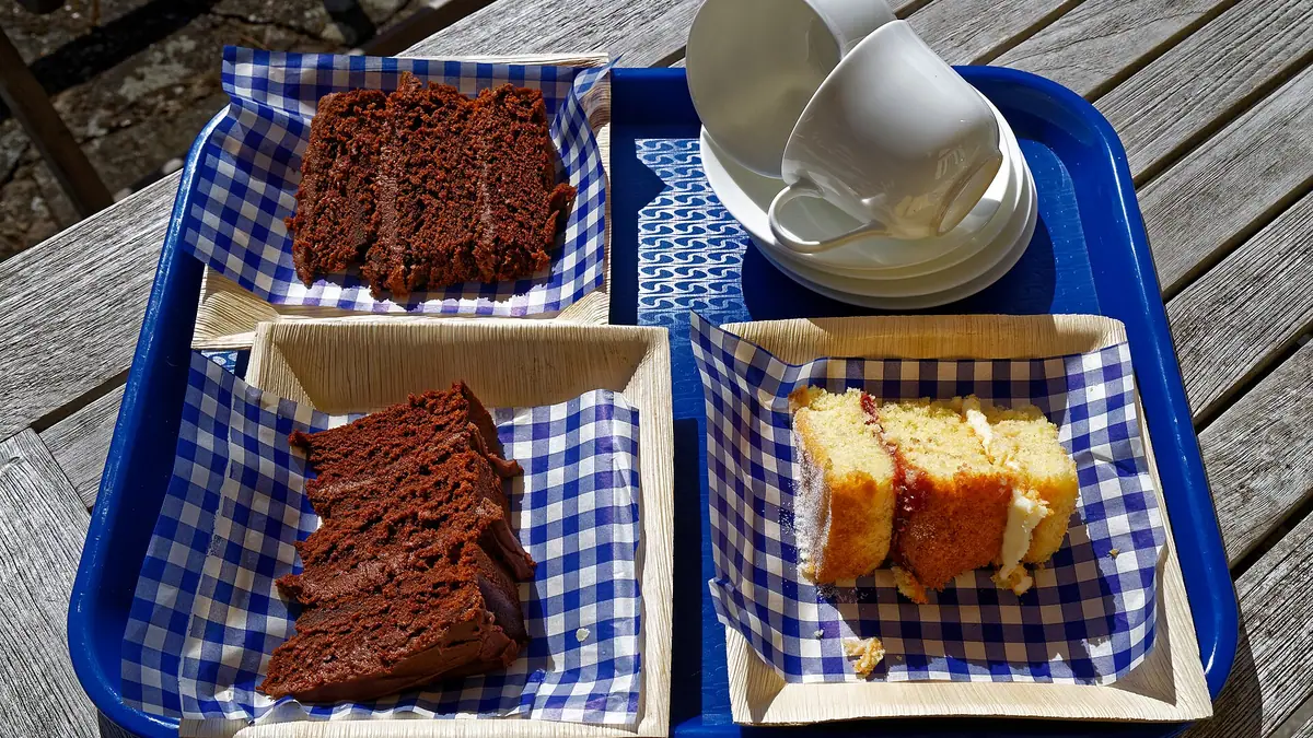 The Lea Rig Café & Bakery – cake shop in Abbeyhill Colonies, Edinburgh